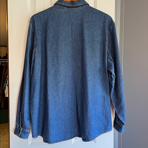 Portraits by Northern Isles Vintage Embroidered Button Down Leaf Design | 14 - Picture 3 of 6